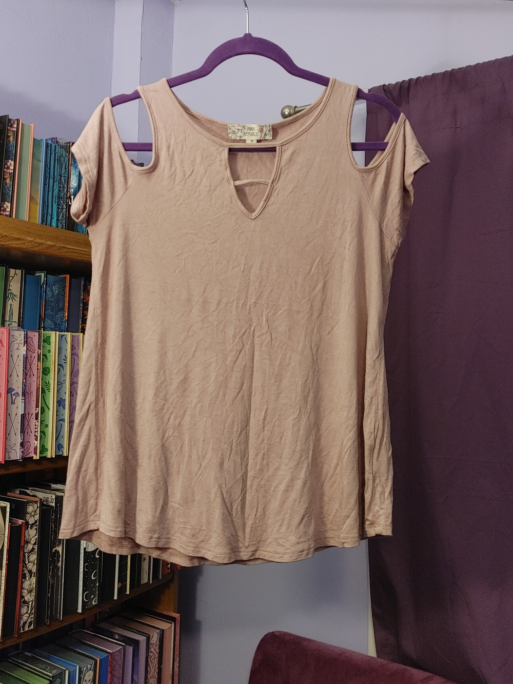 Pink Republic Mauve Cold Shoulder Keyhole Top - Size M